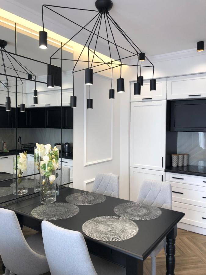 Family & Business Sauna Apartments No1 Leśny nad Zalewem Cedzyna Unikat - 3 Bedroom with Private Sauna, Bath with Hydromassage, Terrace, Garage, Catering Options - B&B Kielce