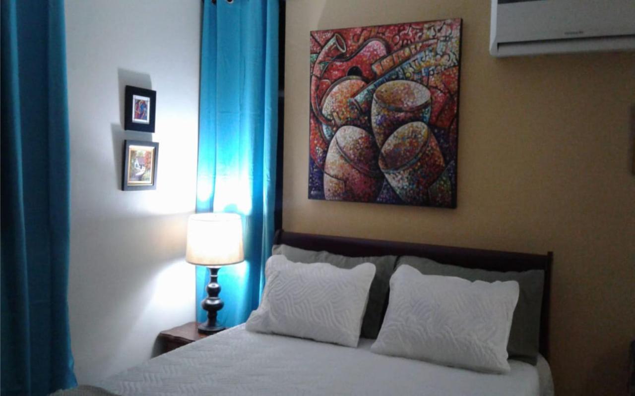 B&B Kingston - The Artist Place at Oxford New Kingston - Bed and Breakfast Kingston