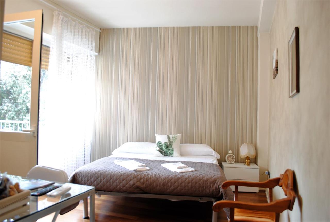 Tweepersoonskamer met Gedeelde Badkamer