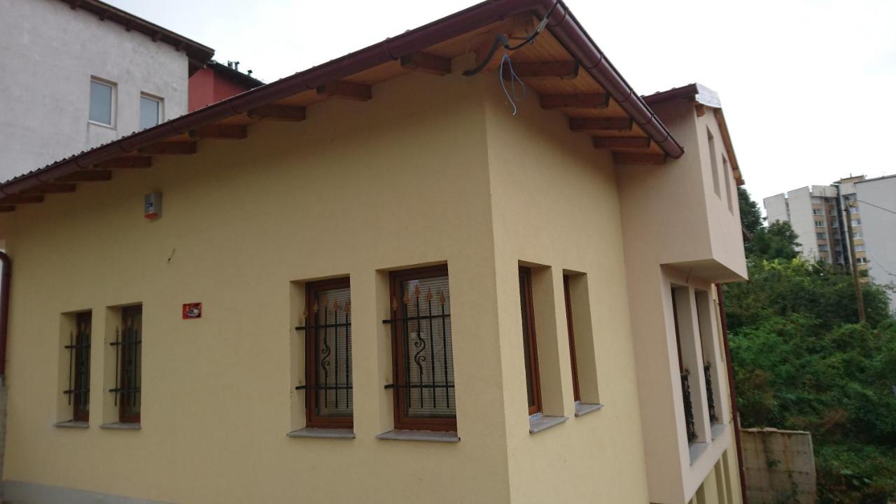 Chikma Apartments - Bed and Breakfast
