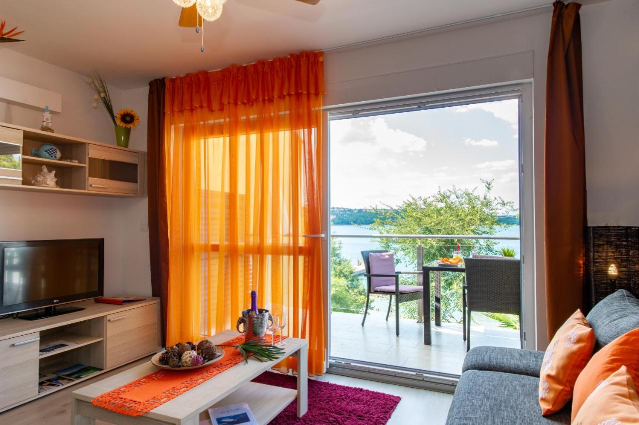 Luxe Appartement met 2 Slaapkamers, een Balkon en Uitzicht op Zee 