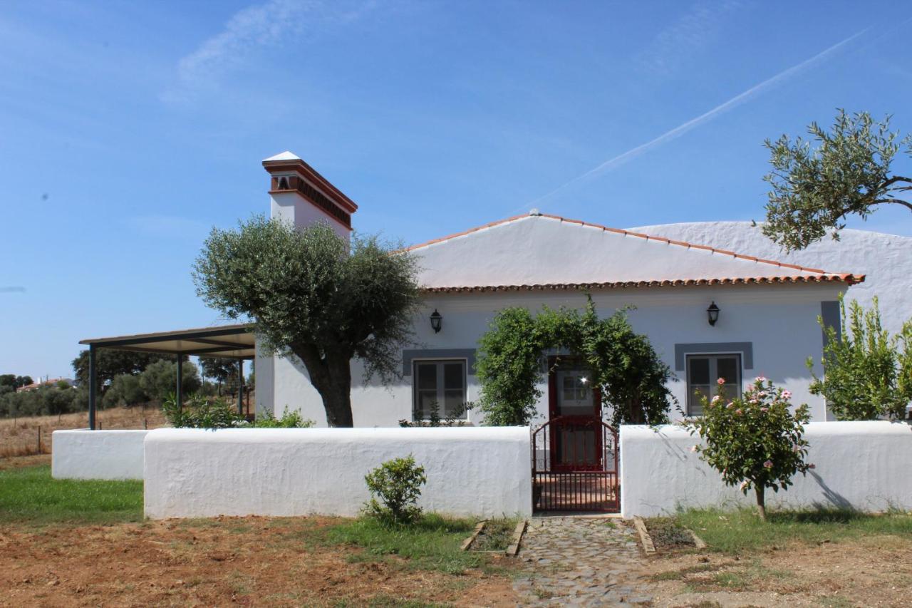 B&B Vila Nova da Baronia - Herdade dos Alfanges "THE FARMHOUSE" - Bed and Breakfast Vila Nova da Baronia