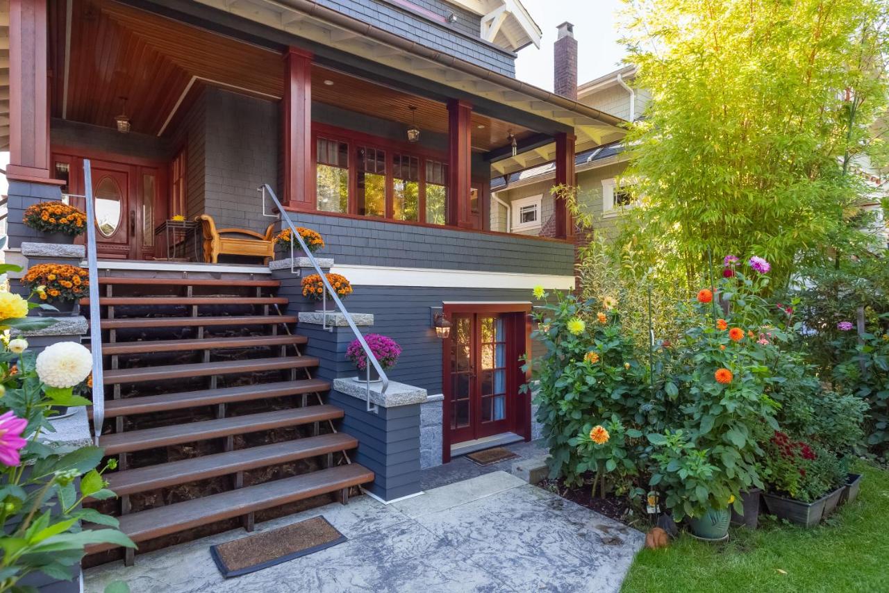 Beautiful, Quiet 3BR in Posh Kitsilano - B&B