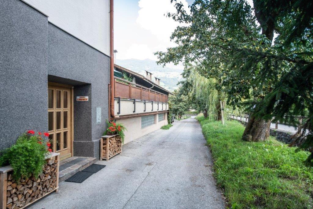 Landhaus Lindner Appartements - Bed and Breakfast Fügen