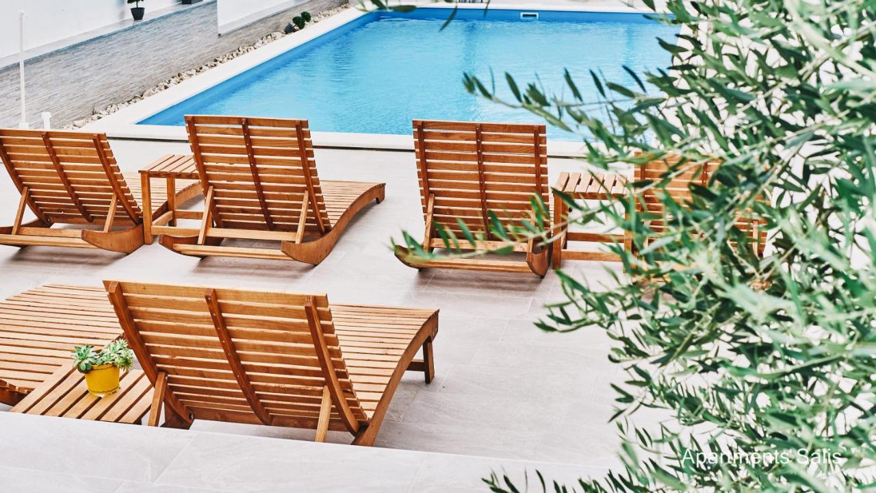 Salis Apartments - B&B Vrsi