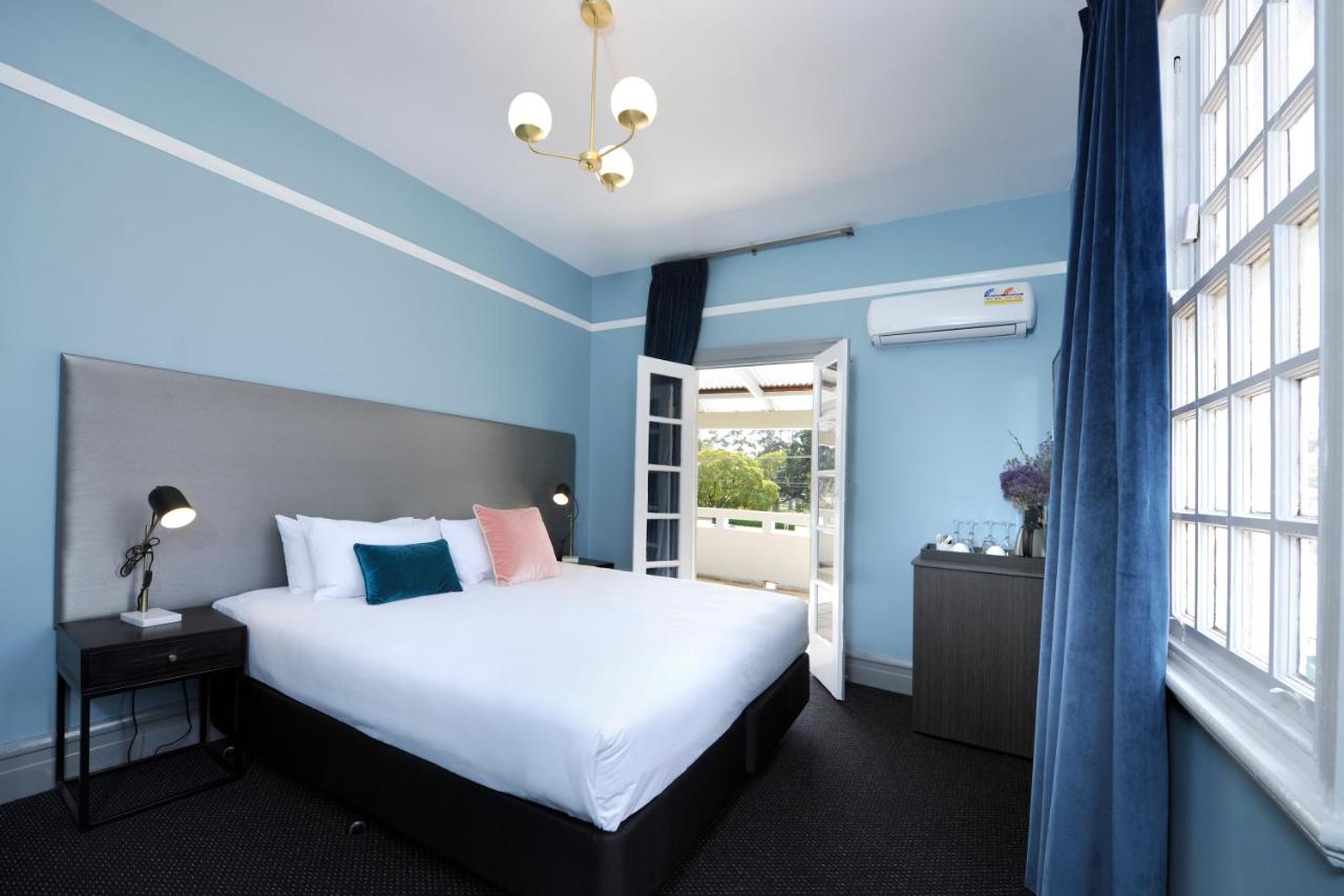 B&B Perth - The Stirling Arms Hotel - Bed and Breakfast Perth