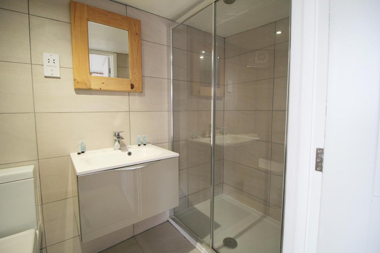 Camera Matrimoniale/Doppia con Letti Singoli con Bagno Privato
