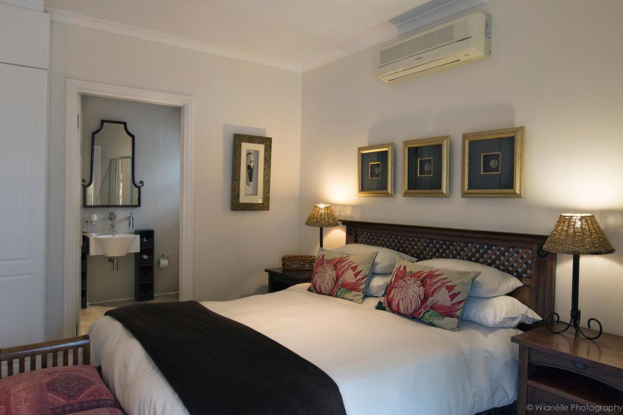 Habitación con cama grande 