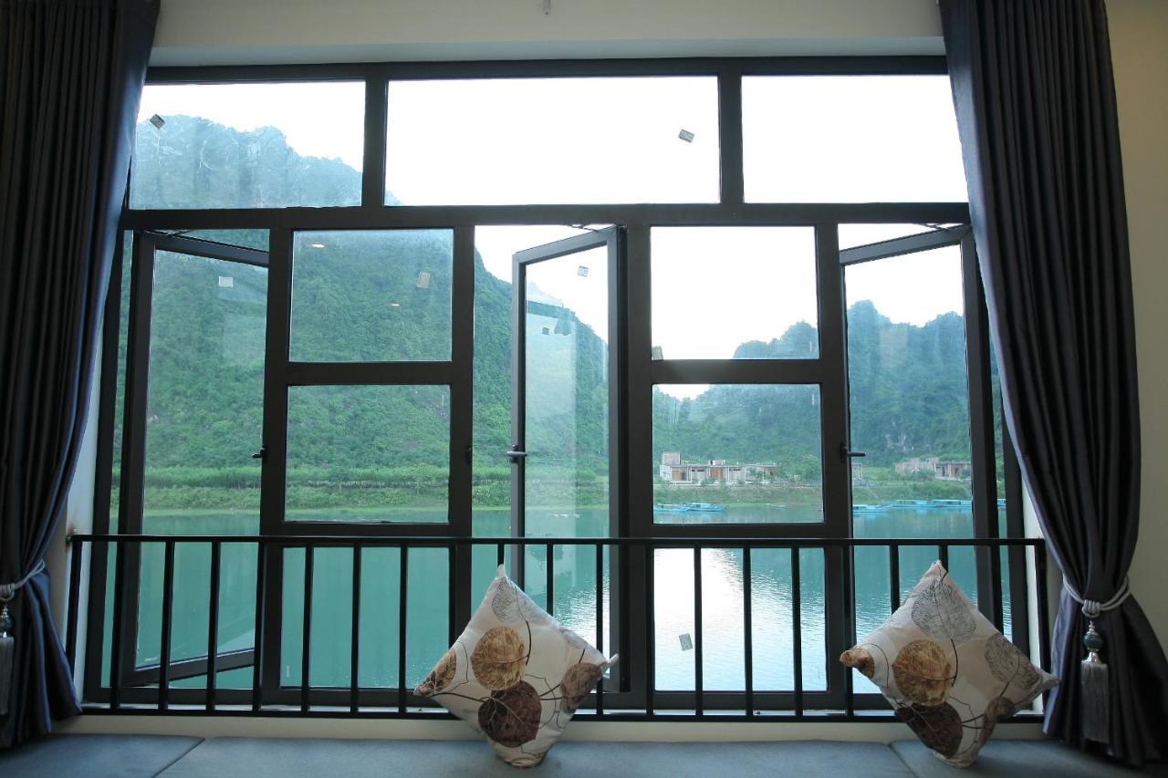 Deluxe Family Room with Balcony and River View