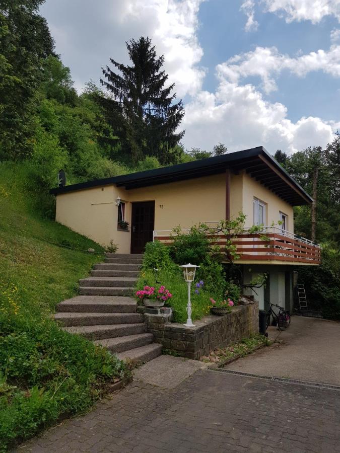 B&B Roth - Ferienhaus Chalet Cottage Ourtalblick 2km von Vianden-Lux - Bed and Breakfast Roth