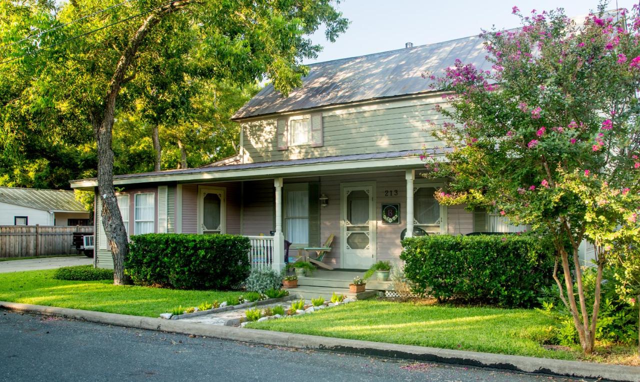 B&B Fredericksburg - Studio B Guest House - Bed and Breakfast Fredericksburg