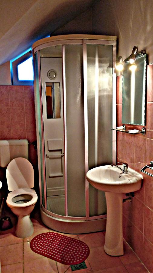 Dreibettzimmer mit Balkon