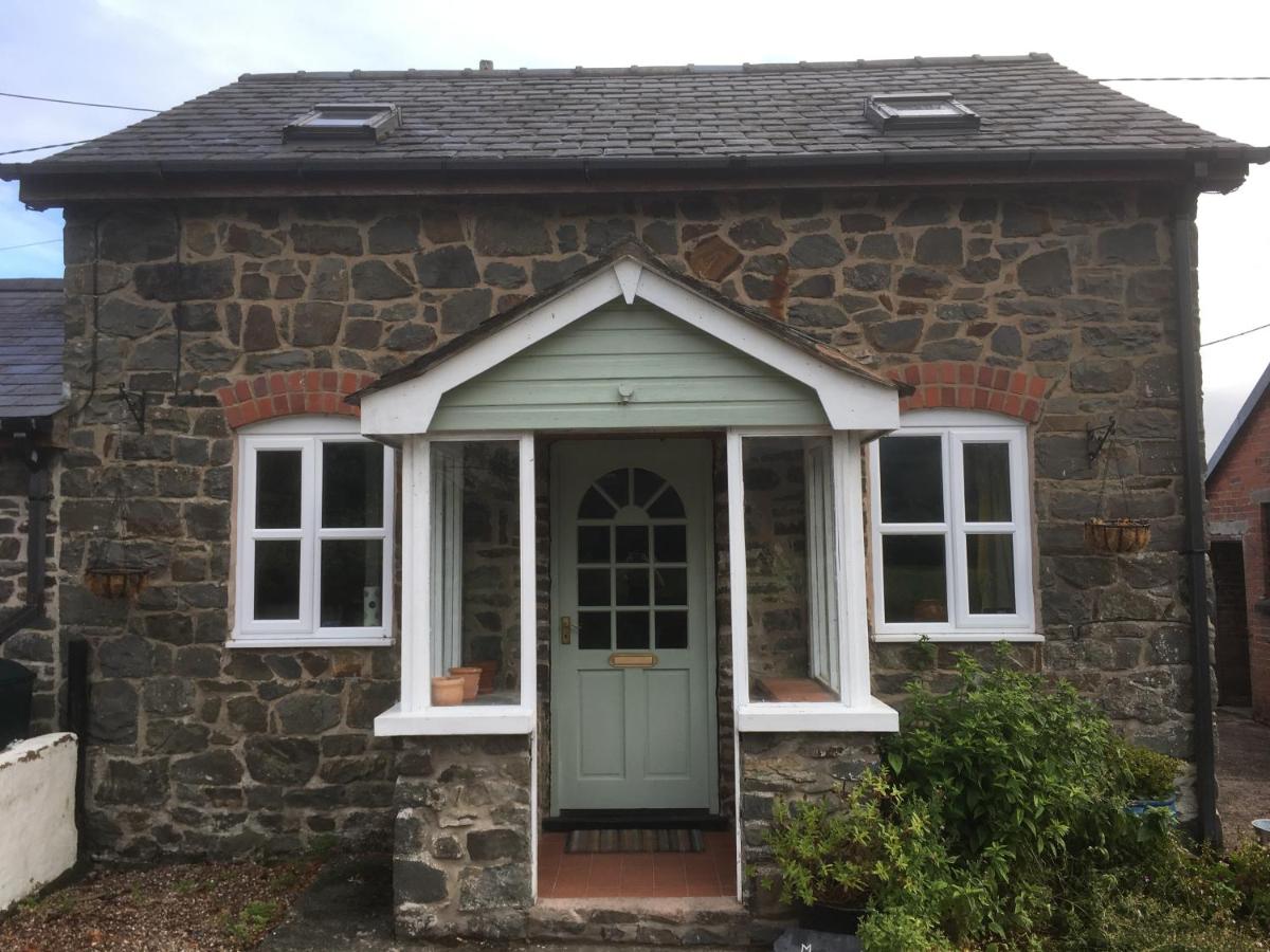 B&B Welshpool - Maesnewydd Cottage - Bed and Breakfast Welshpool