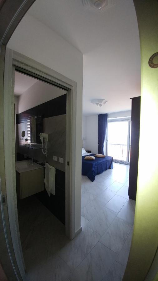 Double Room with Balcony and Sea View