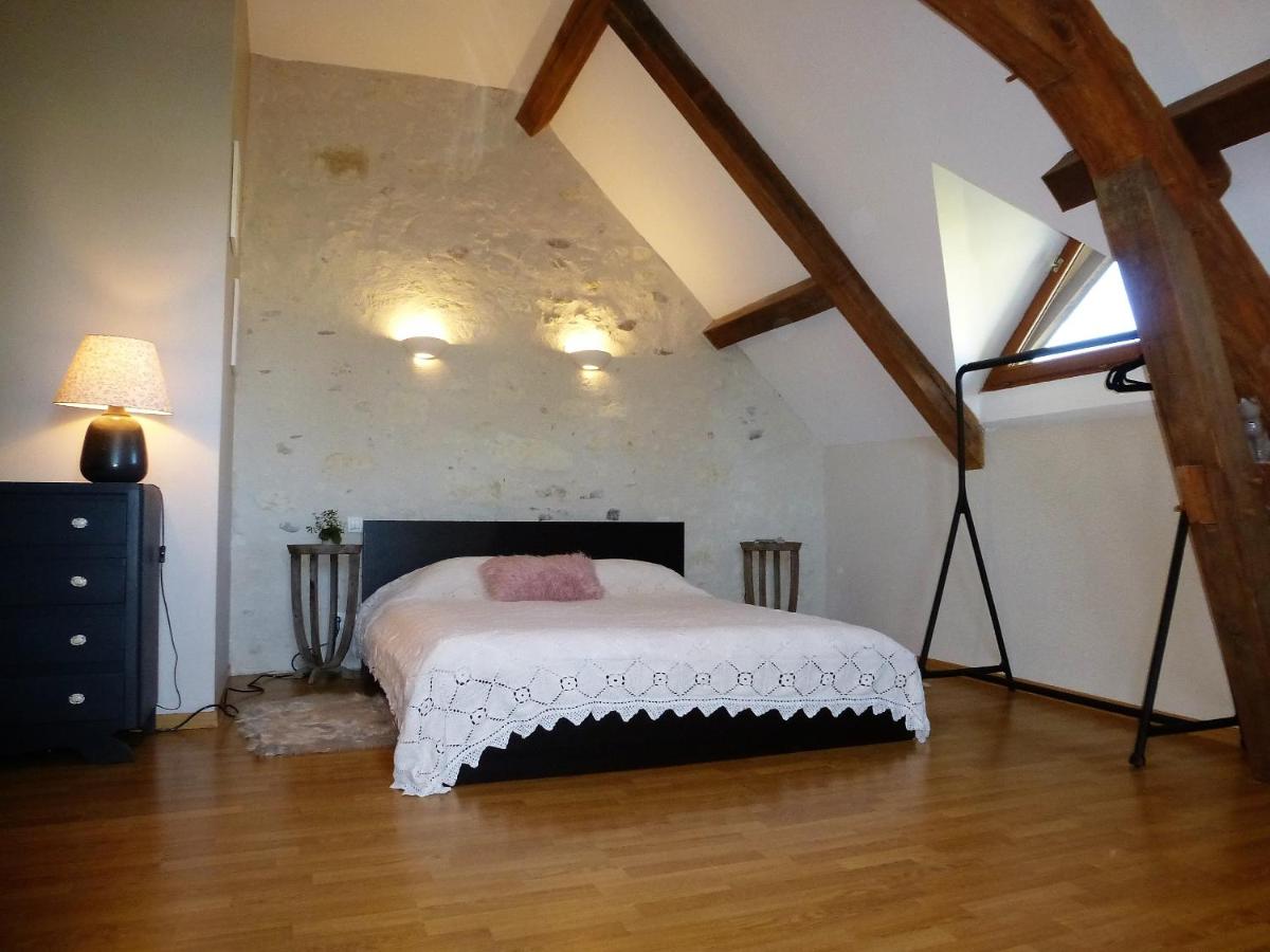 Camera Matrimoniale con Vista Giardino