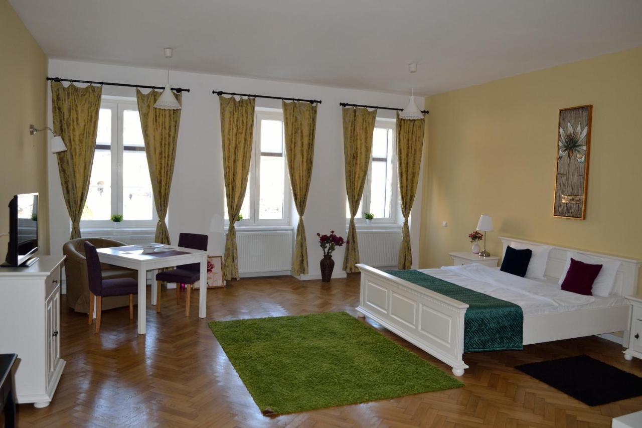 Studio Apartment with view towards Piaţa Sfatului