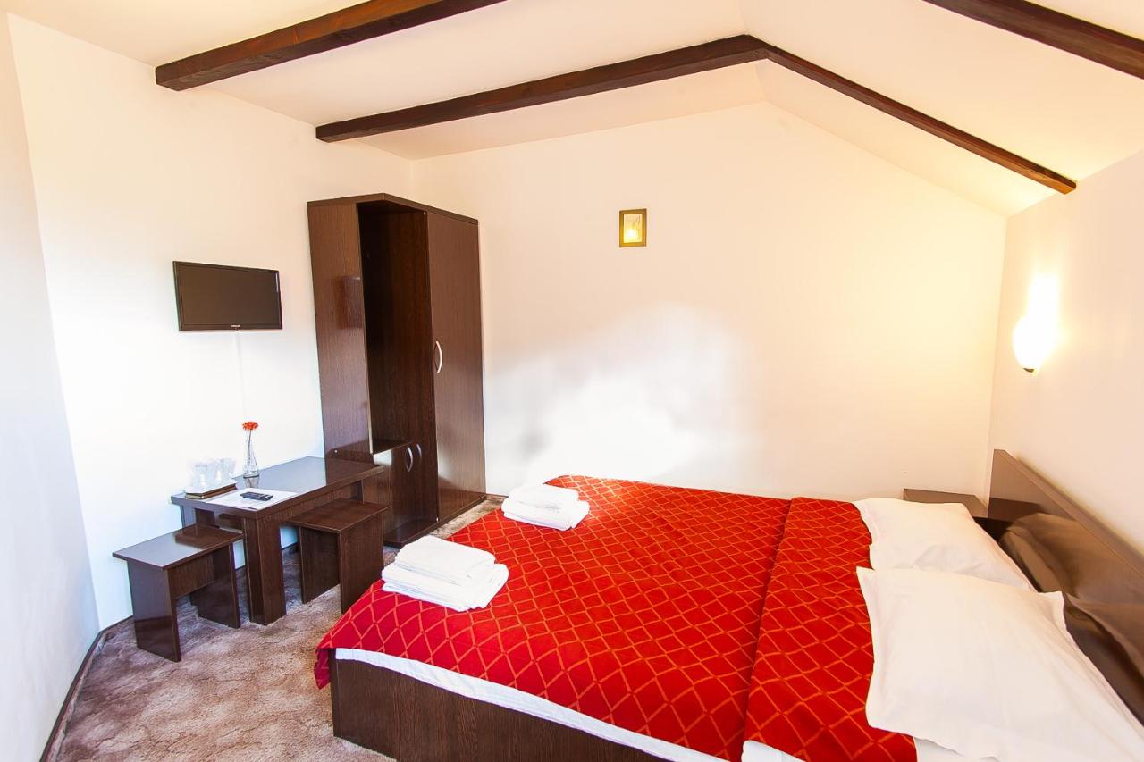 Camera Matrimoniale con Bagno Privato