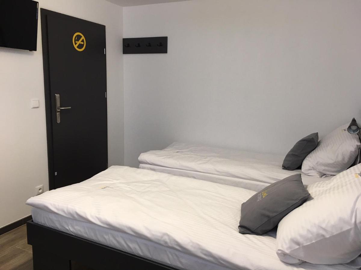 Chambre Double ou Lits Jumeaux avec Salle de Bains Privative