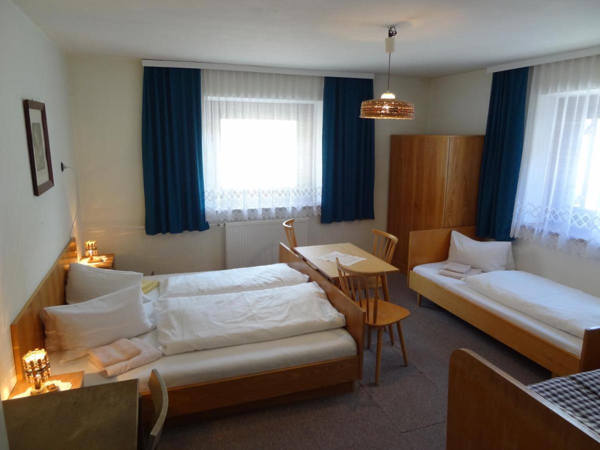 Habitación Triple con baño compartido