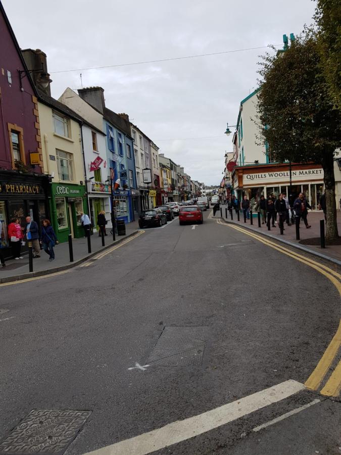 The Courtyard Apartments !!!! - B&B Killarney