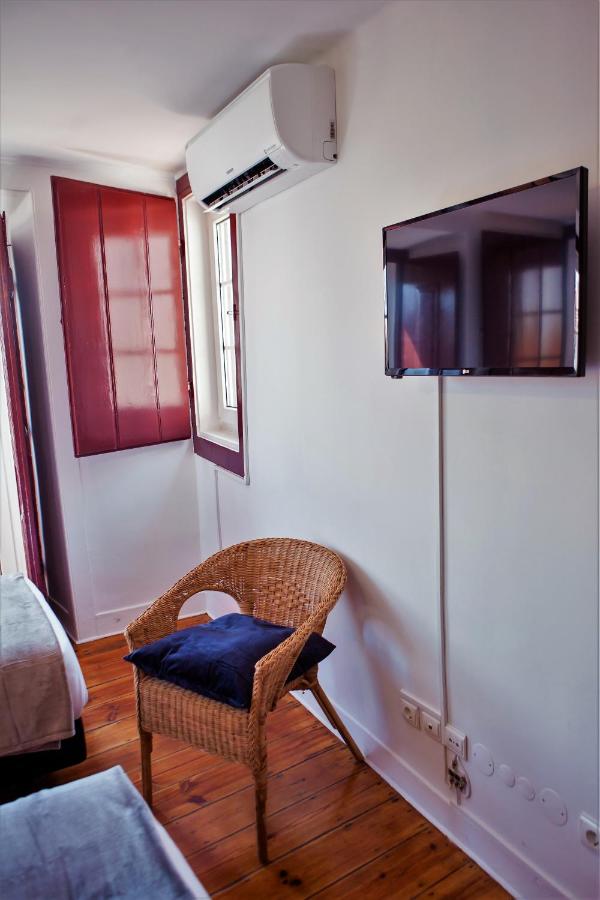 Chambre Double avec Balcon et Salle de Bains Commune