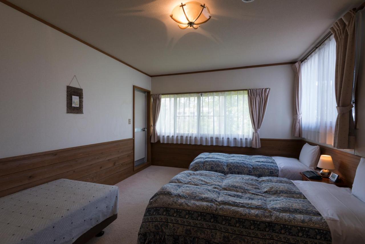 Twin Room with Shared Bathroom - Non-Smoking