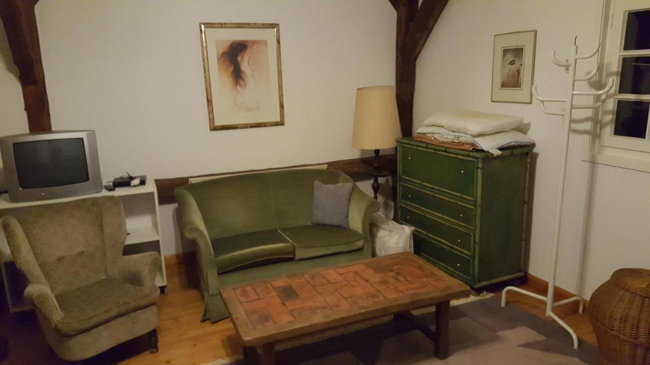 Deluxe Studio