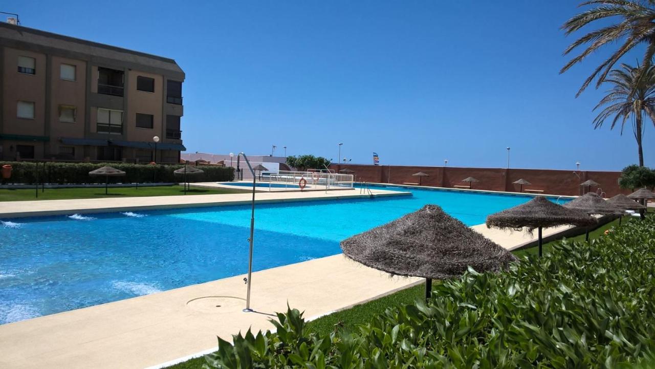 Primera línea, magníficas vistas al mar y a la playa - Ferienwohnung