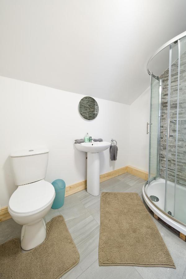 Twin Room with Private External Bathroom