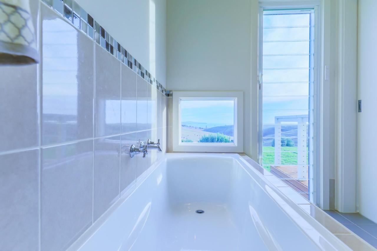 King Apartment with Sea View