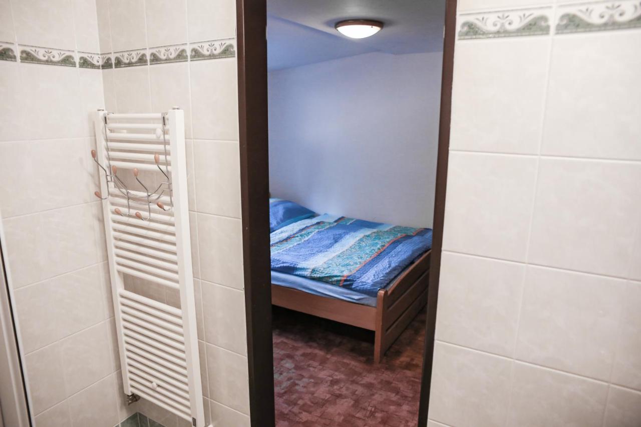 Driepersoonskamer met Eigen Badkamer