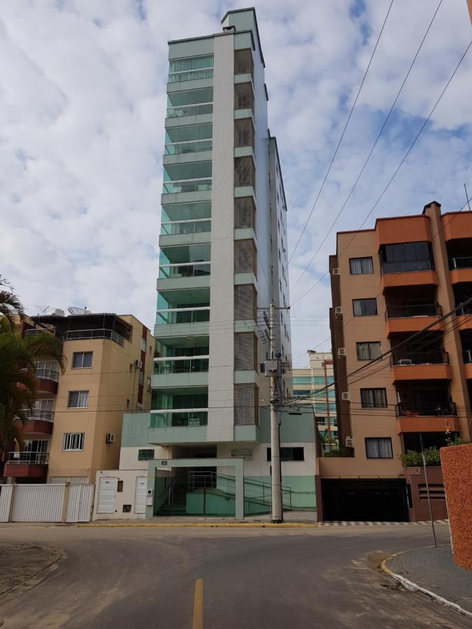 APARTAMENTO AMPLO - 3 SUÍTES - VISTA DESLUMBRANTE para O MAR NO CENTRO DE ITAPEMA, SC - Ferienwohnung Itapema
