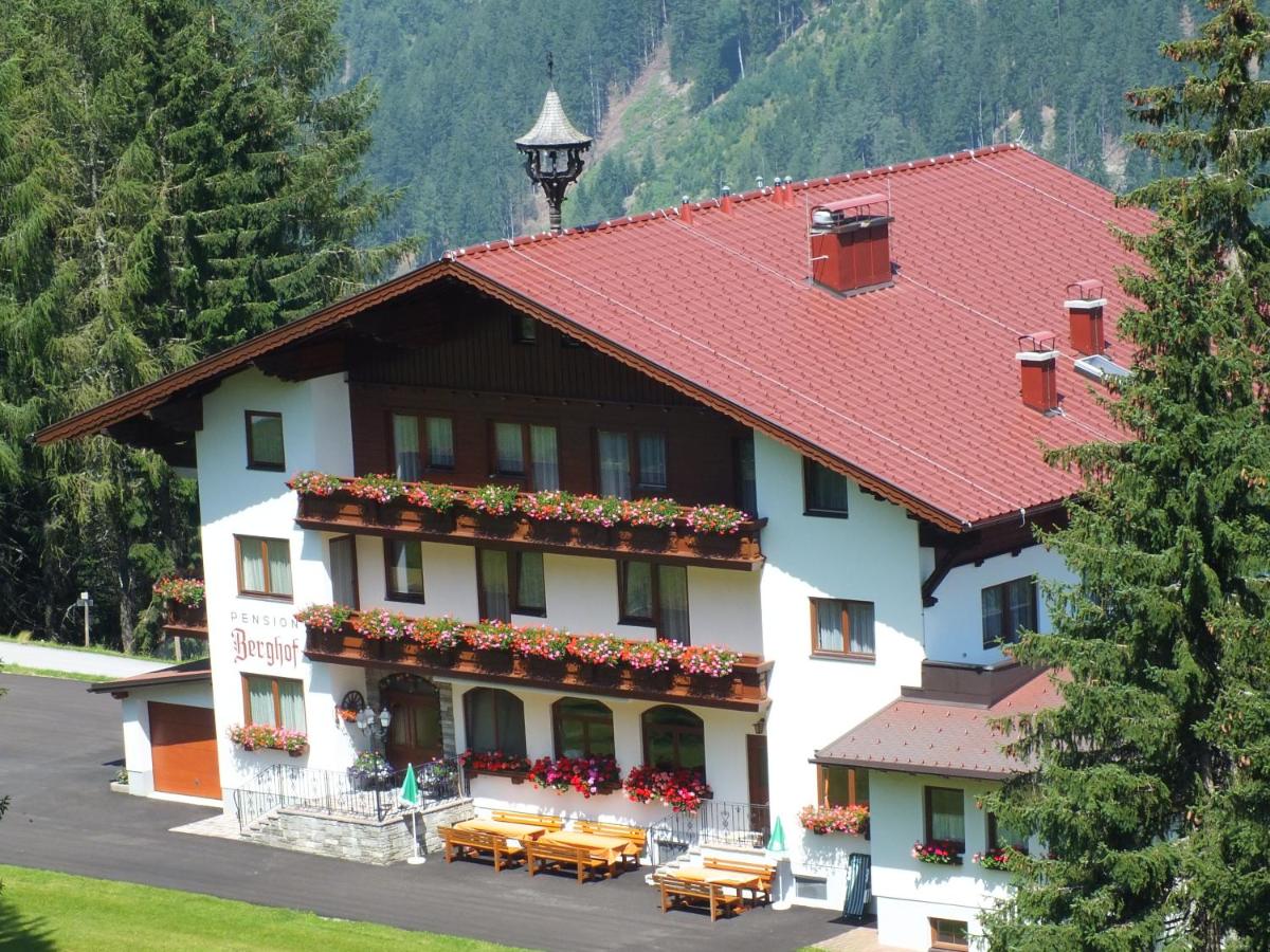 Hotel Pension Berghof - Chambres d’hôtes