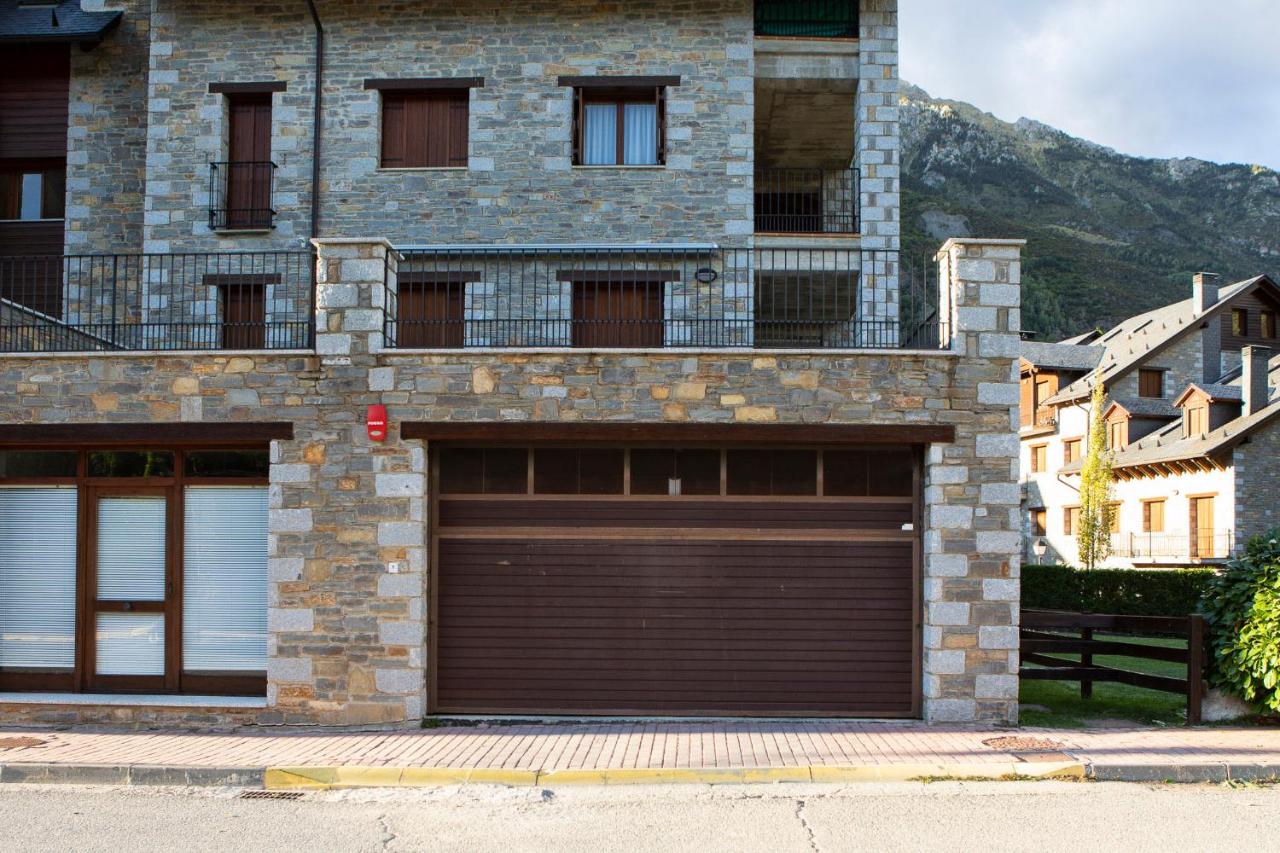 Inmocyma Abetal grandes vistas, con piscina-Linsoles- Benasque - B&B