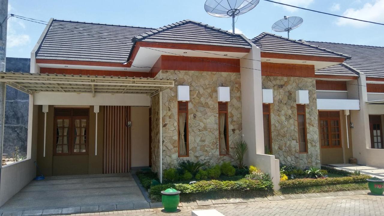 Villa Kusuma Pesanggrahan - Ferienwohnung