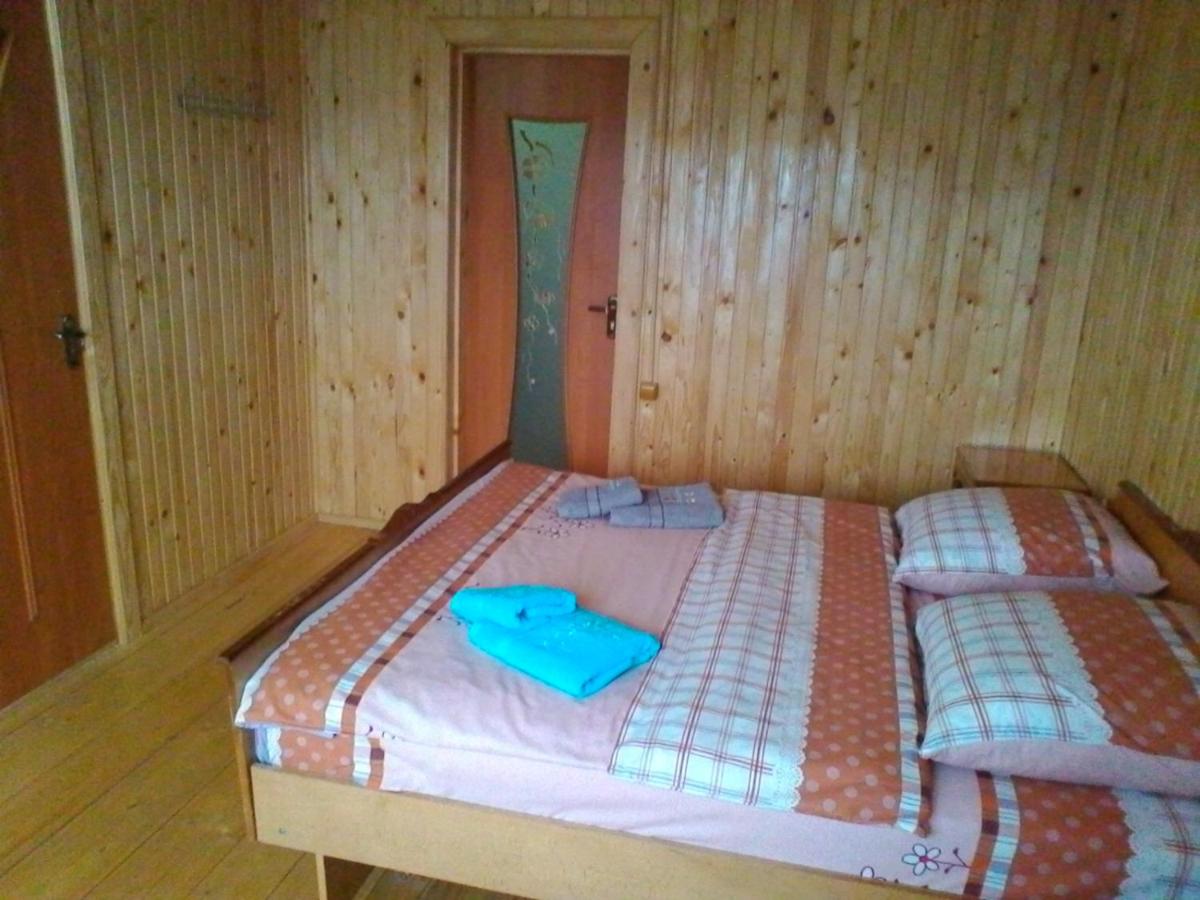 Double or Twin Room with Mountain View