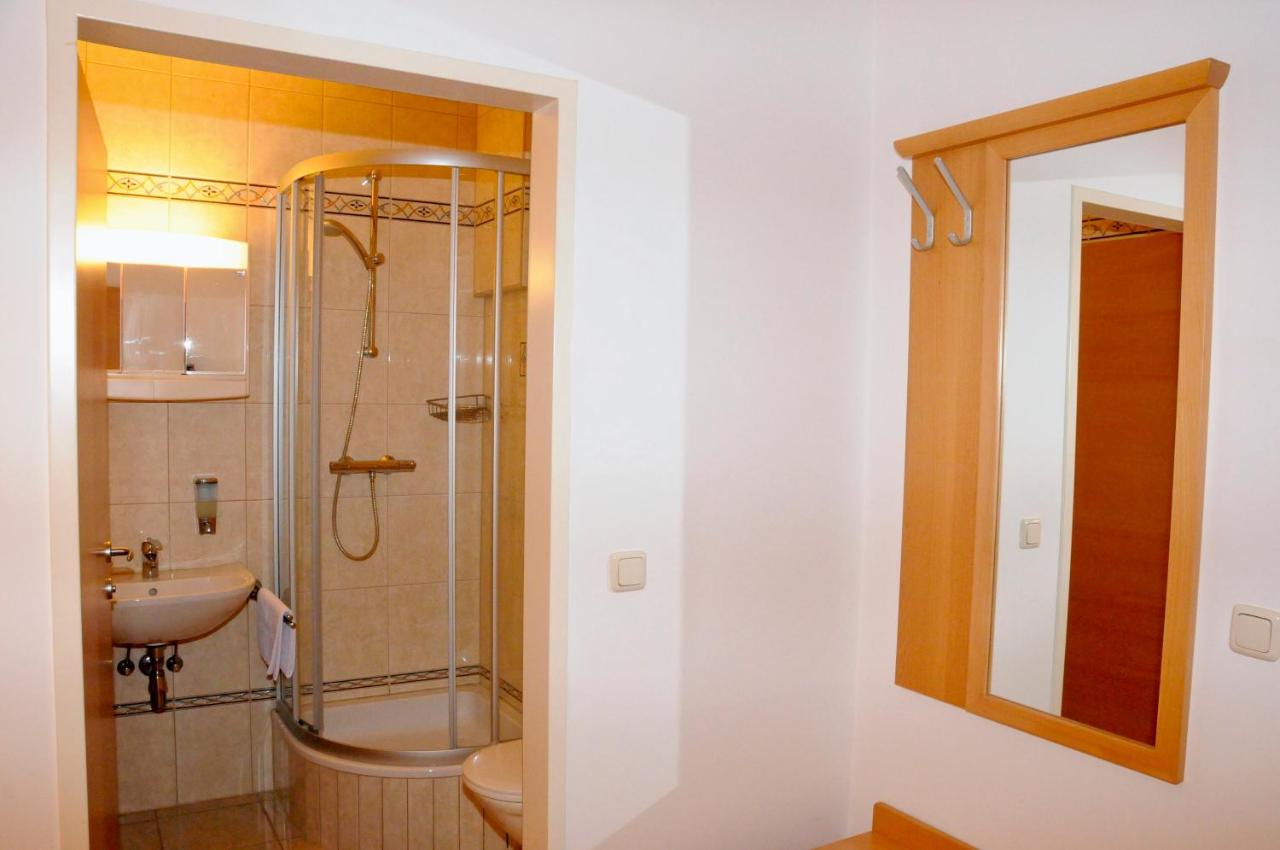 Standard Einzelzimmer mit Dusche