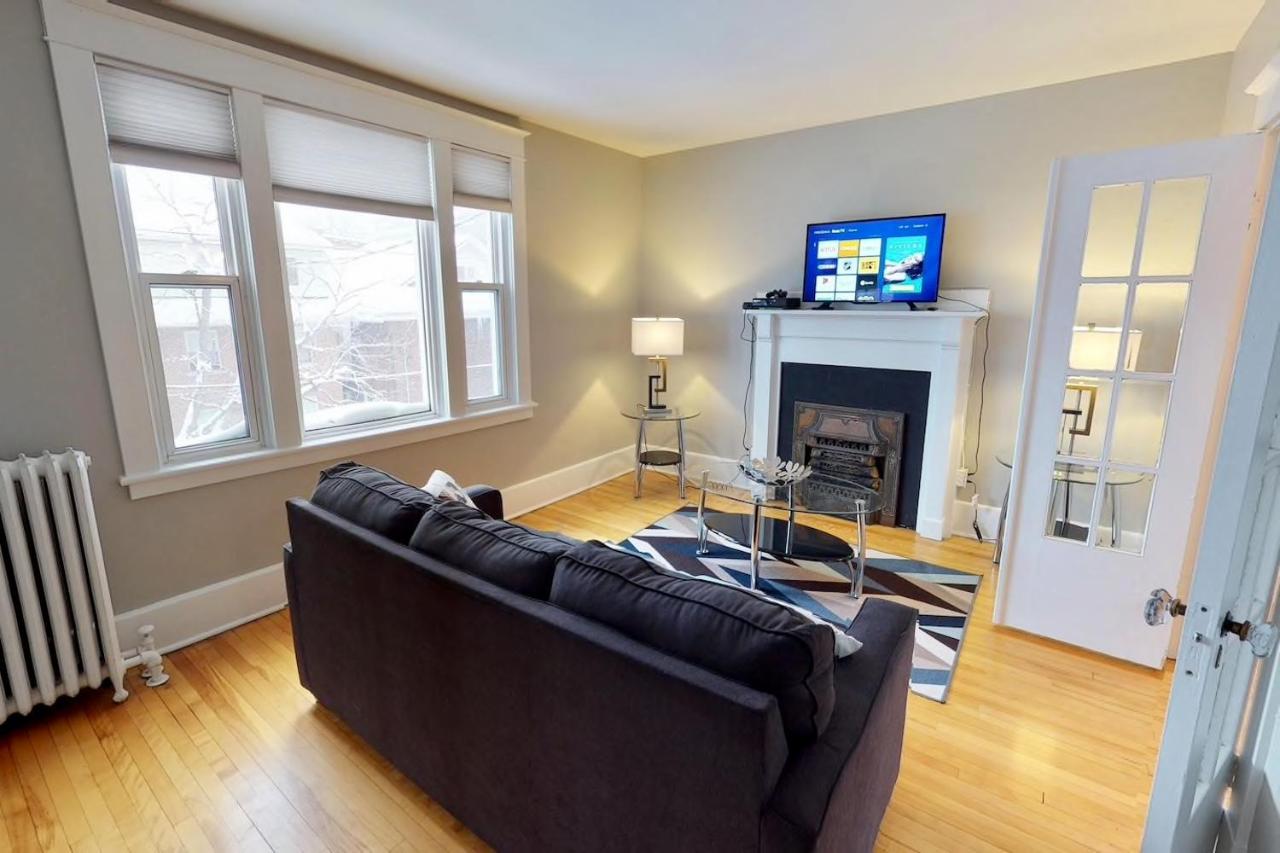 B&B Ottawa - Bright, Clean, Private. In the Heart of Downtown! Parking, Wi-Fi and Netflix included - Bed and Breakfast Ottawa