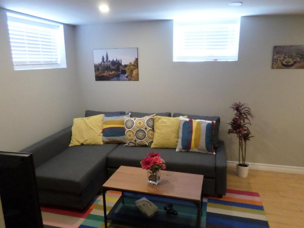 B&B Ottawa - Fantastic and Modern Downtown 1-Bed Basement Apt., parking Wi-Fi and Netflix included - Bed and Breakfast Ottawa