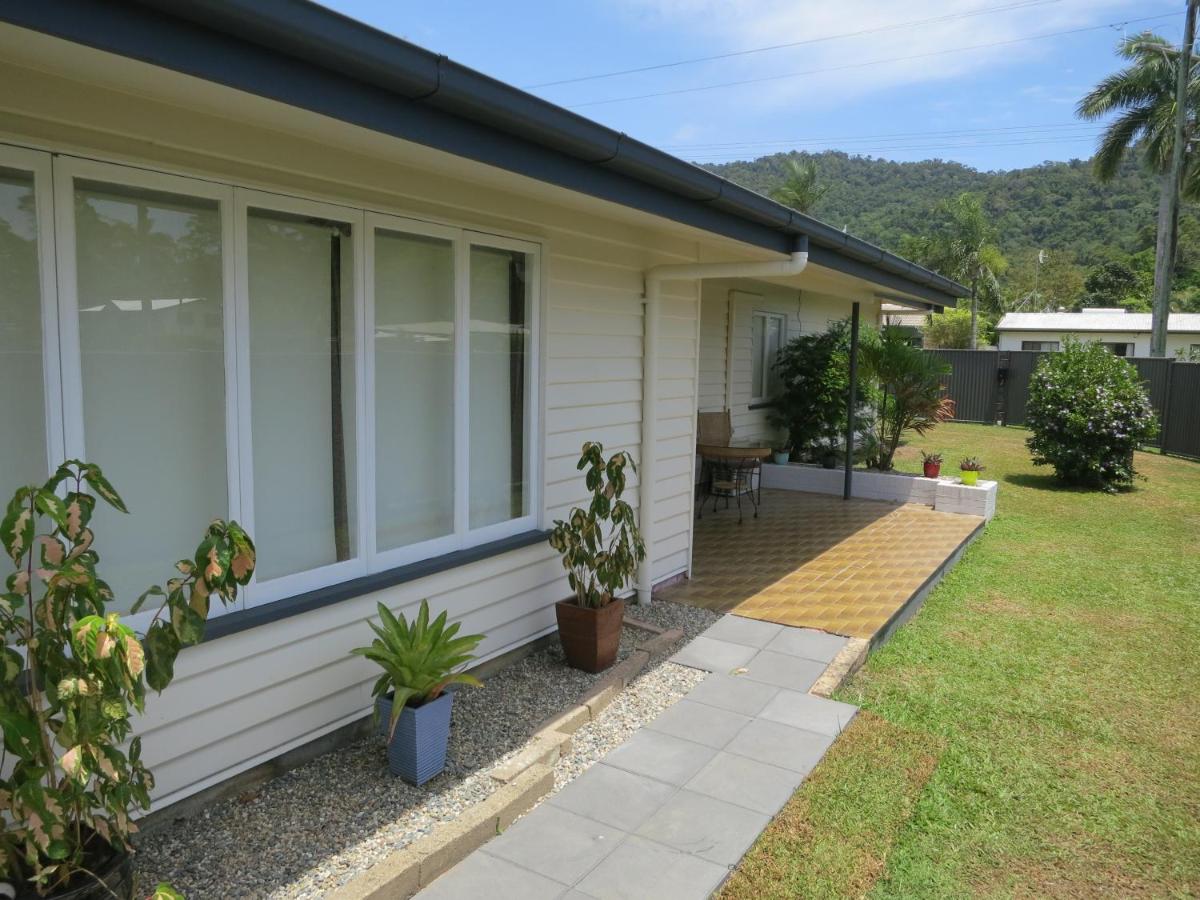 Edge Hill Clean & Green Cairns, 7 Minutes from the Airport, 7 Minutes to Cairns CBD & Reef Fleet Terminal - Chambres d'hôtes Cairns