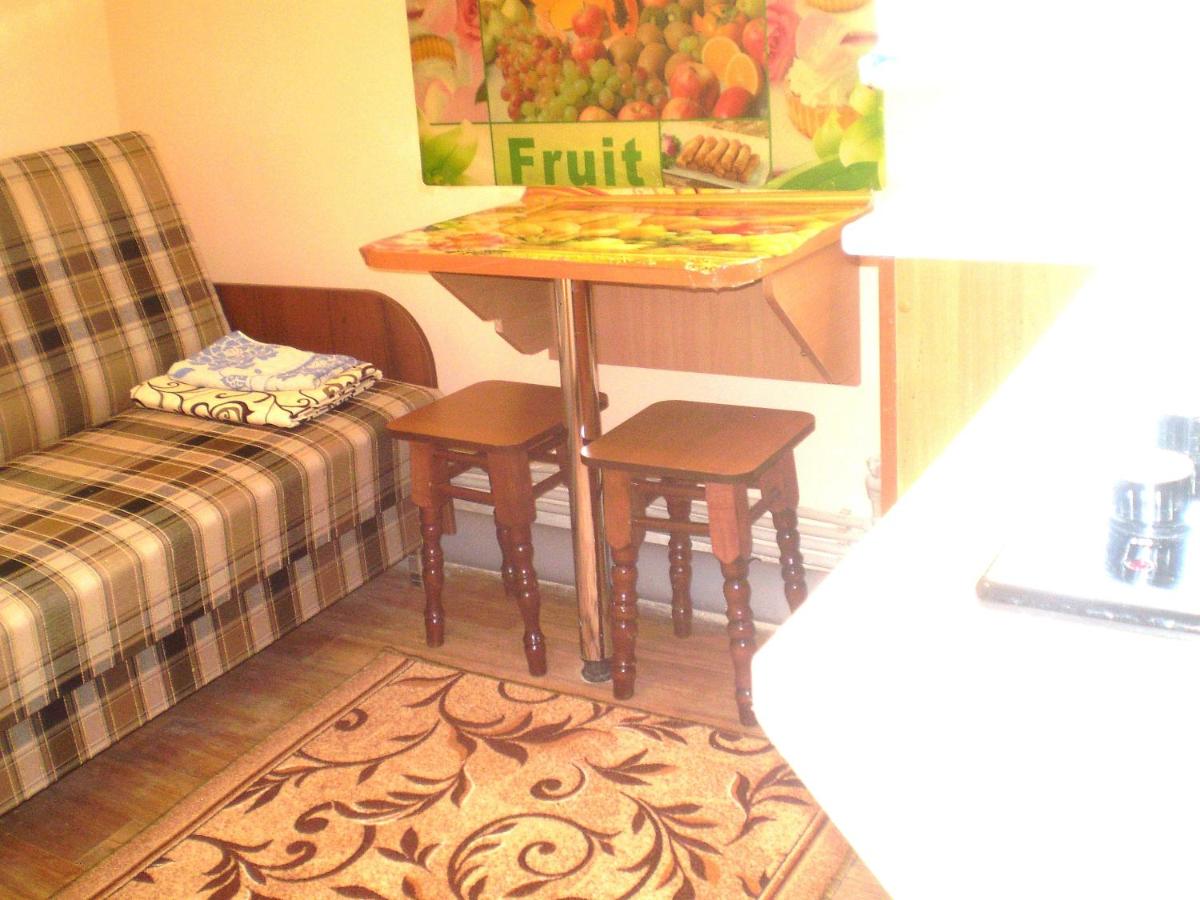 МИНИ СТУДИЯ центр Николаева Соборной-Макарова Макдональдс WI-FI 1 диван 2 этаж - B&B Mykolayiv