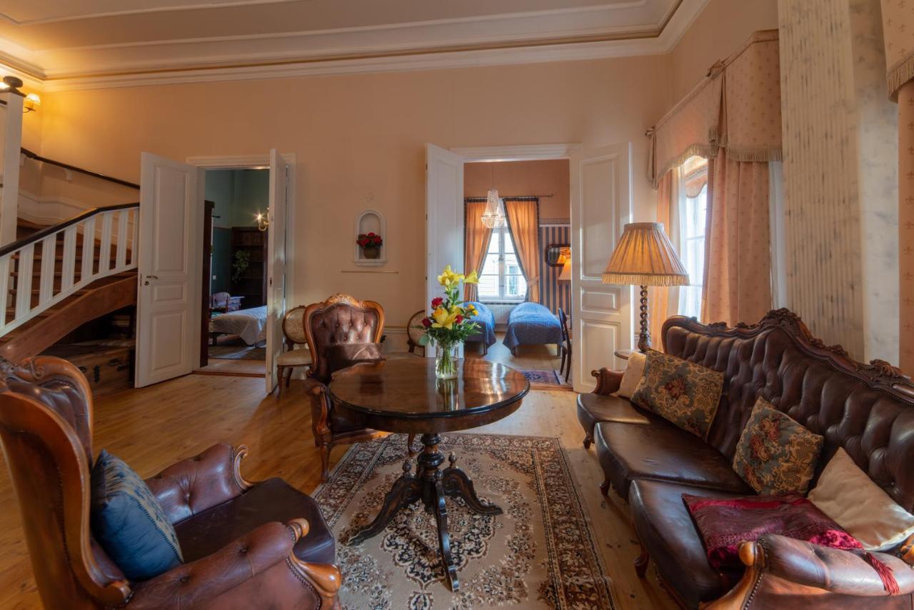 Standard Double Room with Shared Bathroom