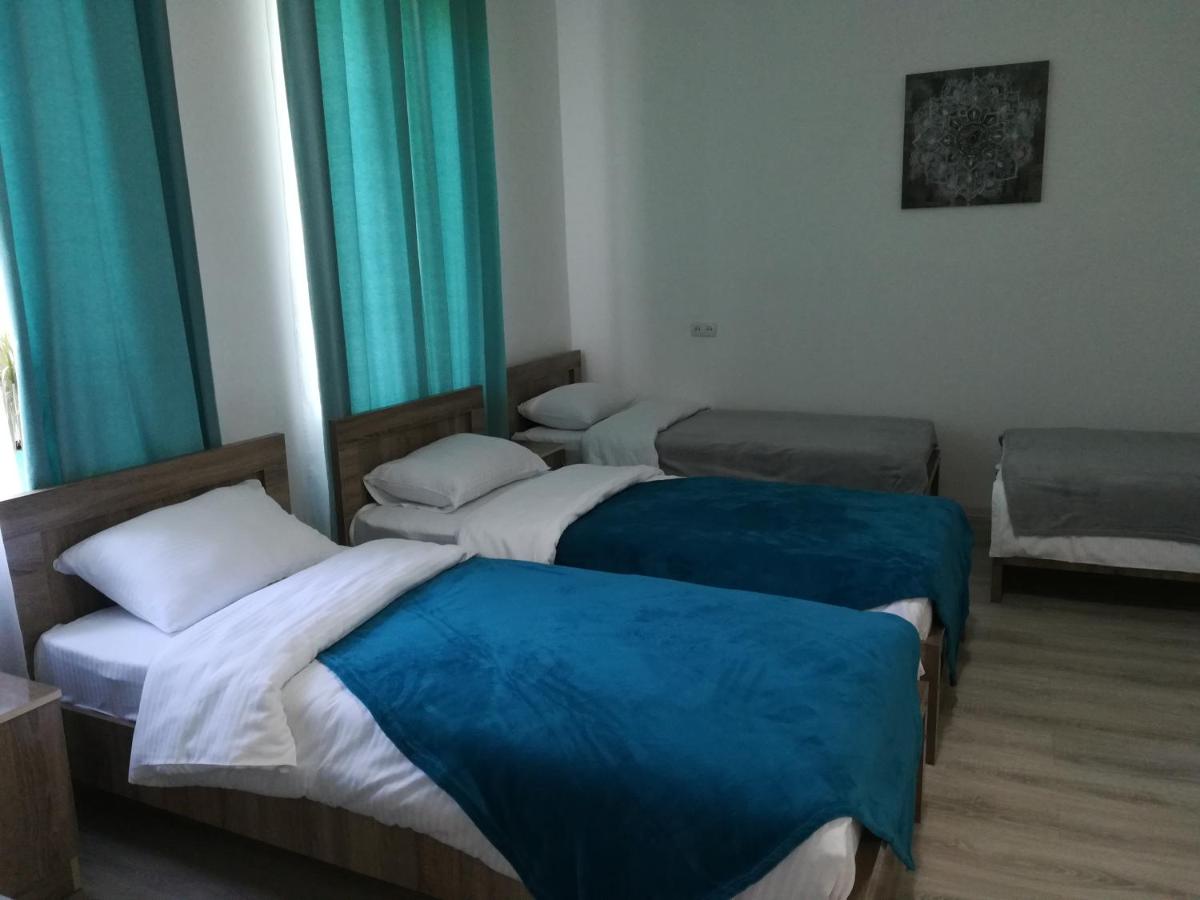 Vierbettzimmer mit Terrasse