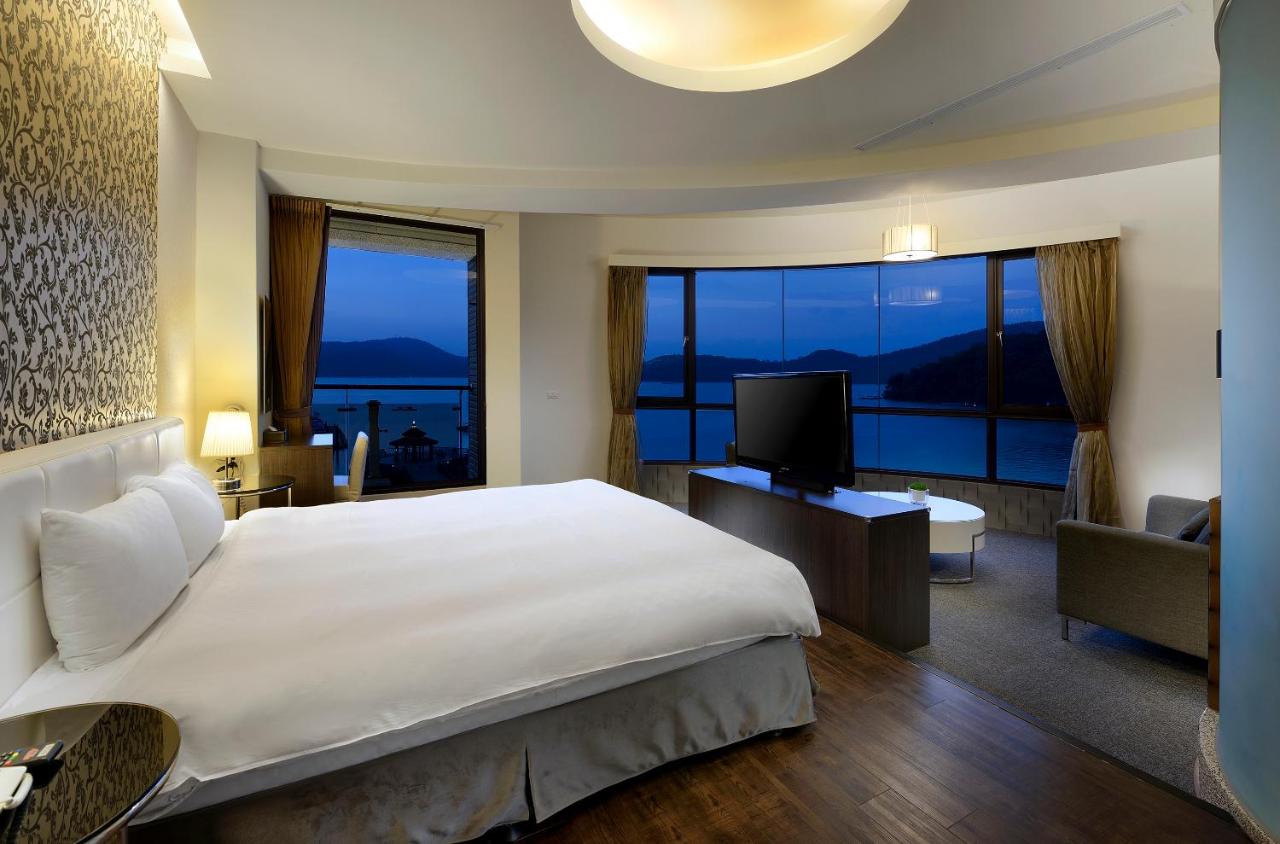 King Room with Lake View