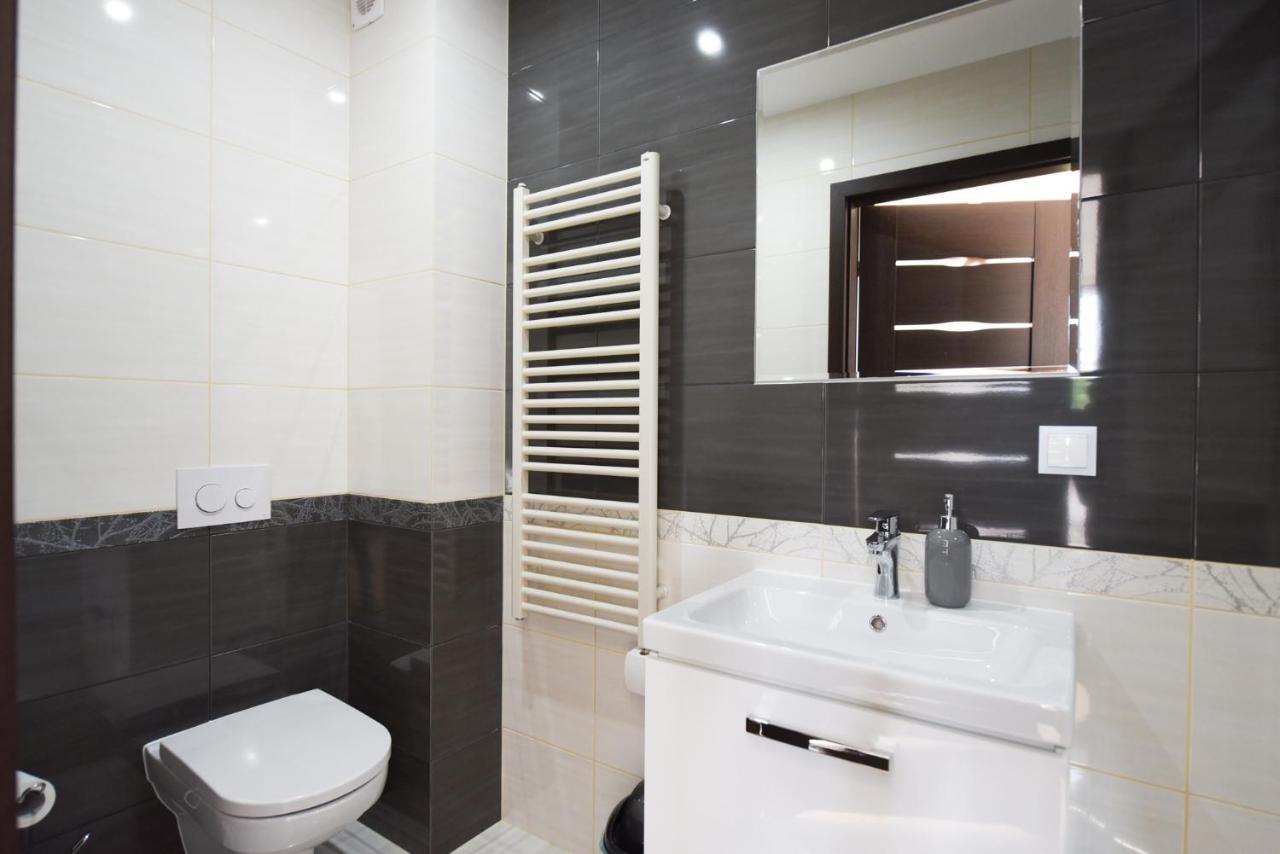 Double Room (1 Adult + 1 Child)