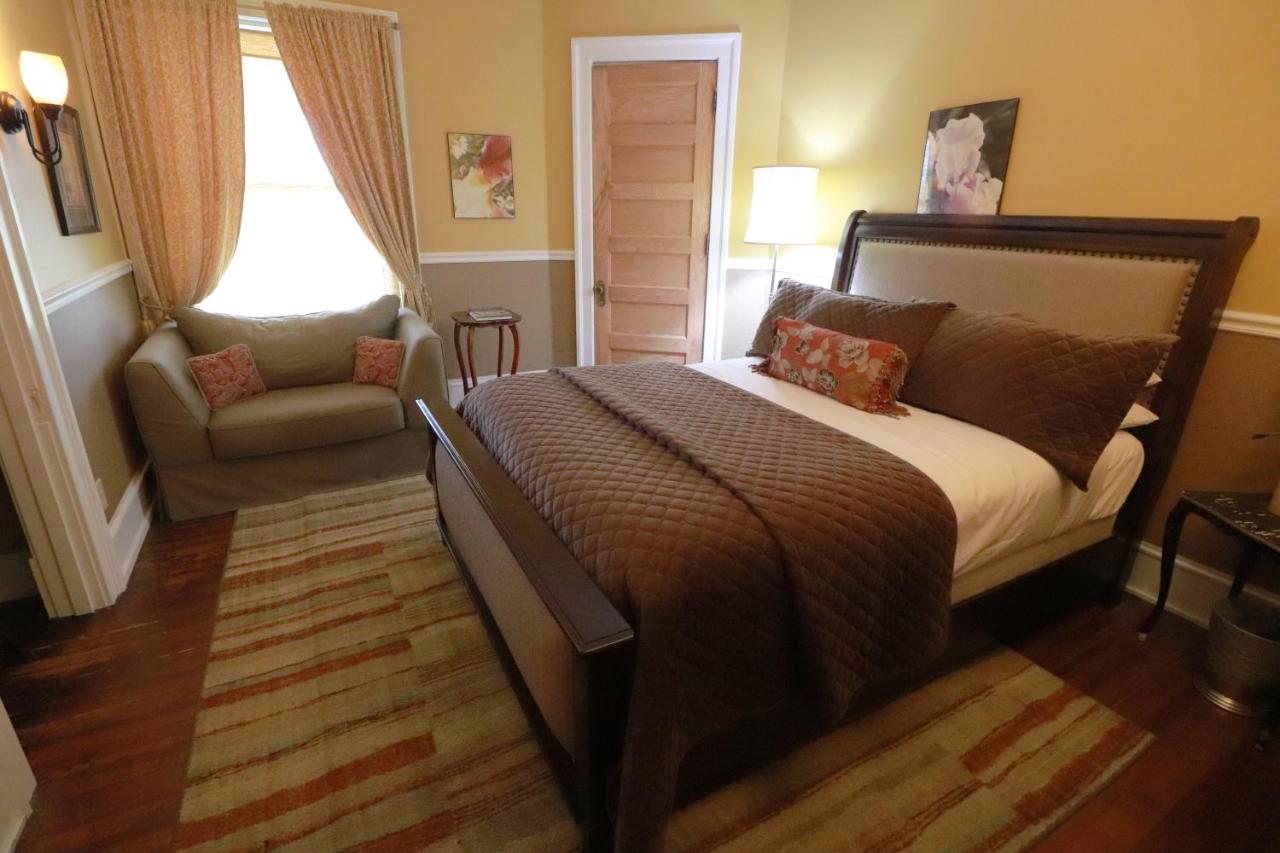 Deluxe Queen Room with Two Queen Beds