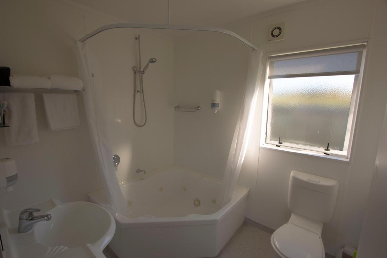 Familiensuite mit 1 Schlafzimmer und Whirlpool-Badewanne