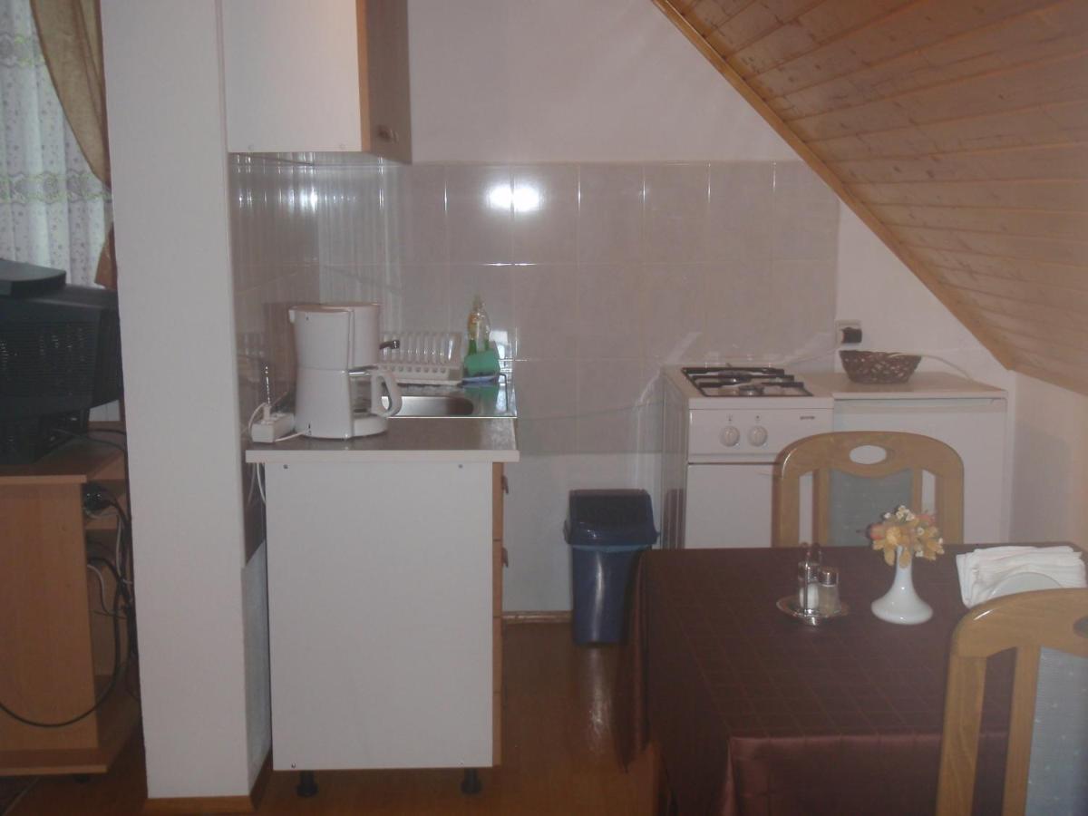 Studio (2 Adults)
