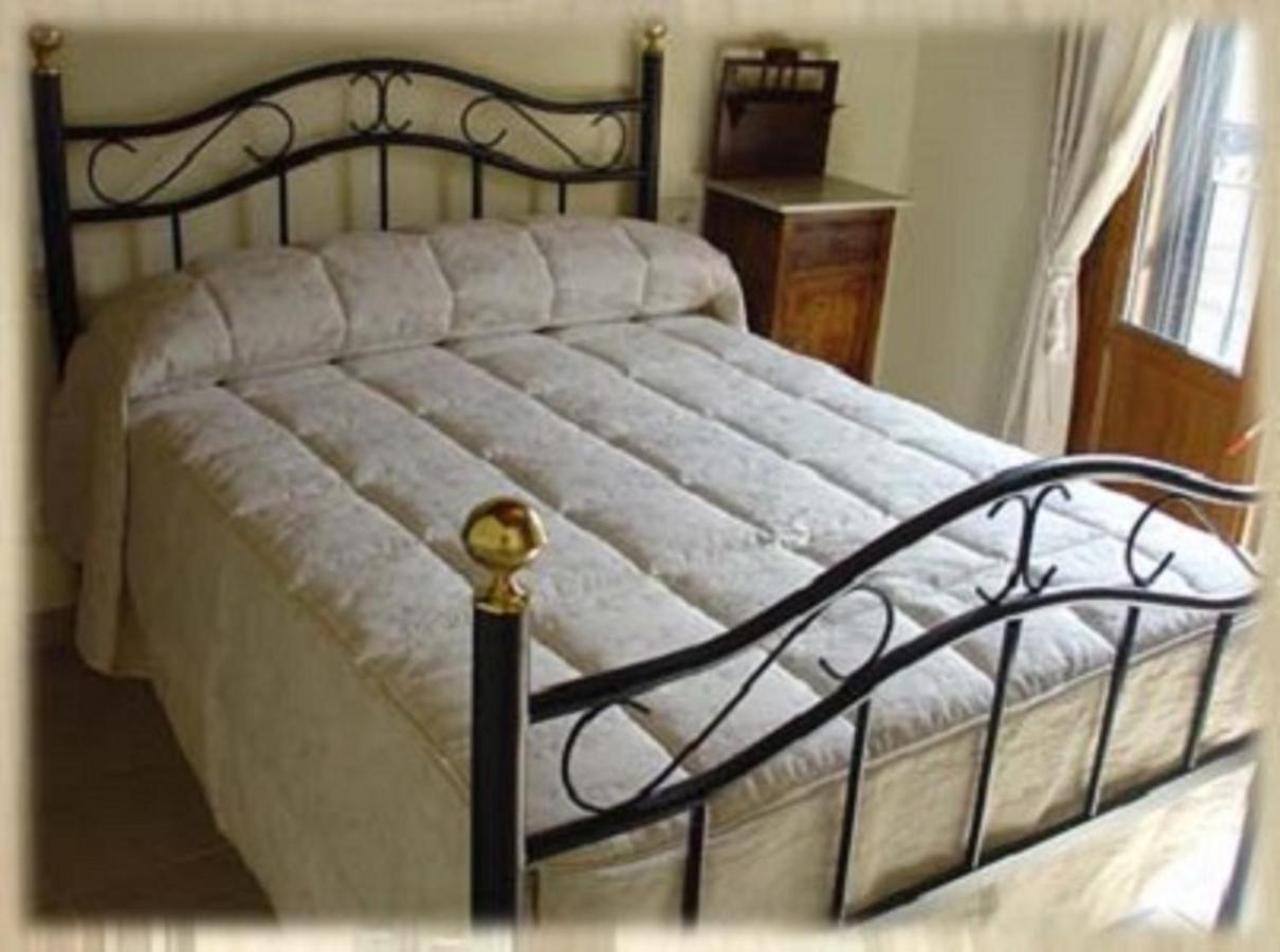 Apartamentos Los Hebiles - B&B