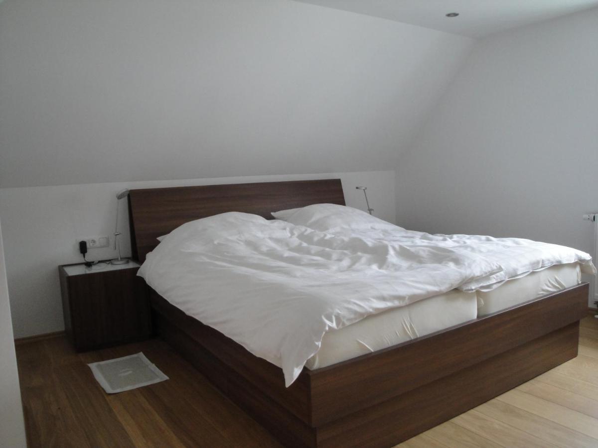 One-Bedroom Apartment Juche